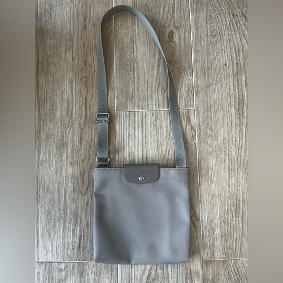 Longchamp Le Pilage Crossbody Bag in Gray - Picture 3 of 6